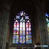チェコ（1315）プラハ　プラハ城のステンドグラス  