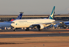 「青が大好き」 Cathay A350-941 B-LXF 出発