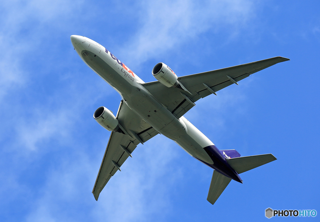 「空色」 FedEx 777-FS2 N859FD 飛び立ち