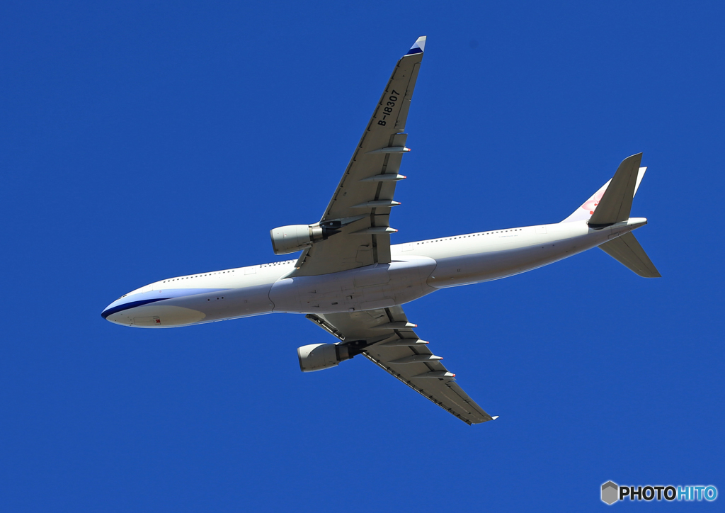「青色」 China A330-302 B-18307 Takeoff 