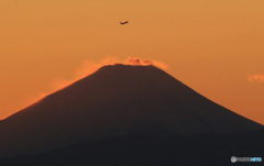 「晴れ」富 士 山 と 飛 行 機
