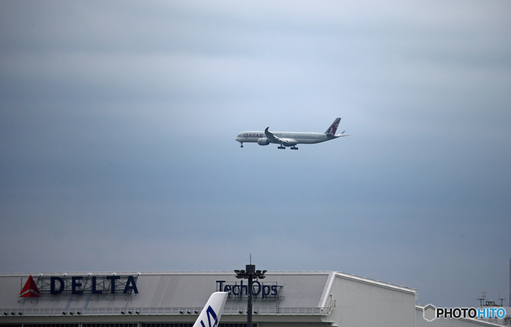  「曇り」Qatar A350-941 DELTAハンガー到着しました