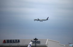 「曇り」Qatar A350-941 DELTAハンガー到着しました