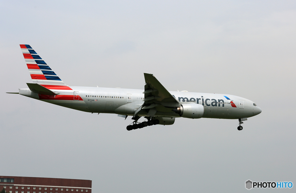 「そらー」 American 777-200 N772AN 来た～
