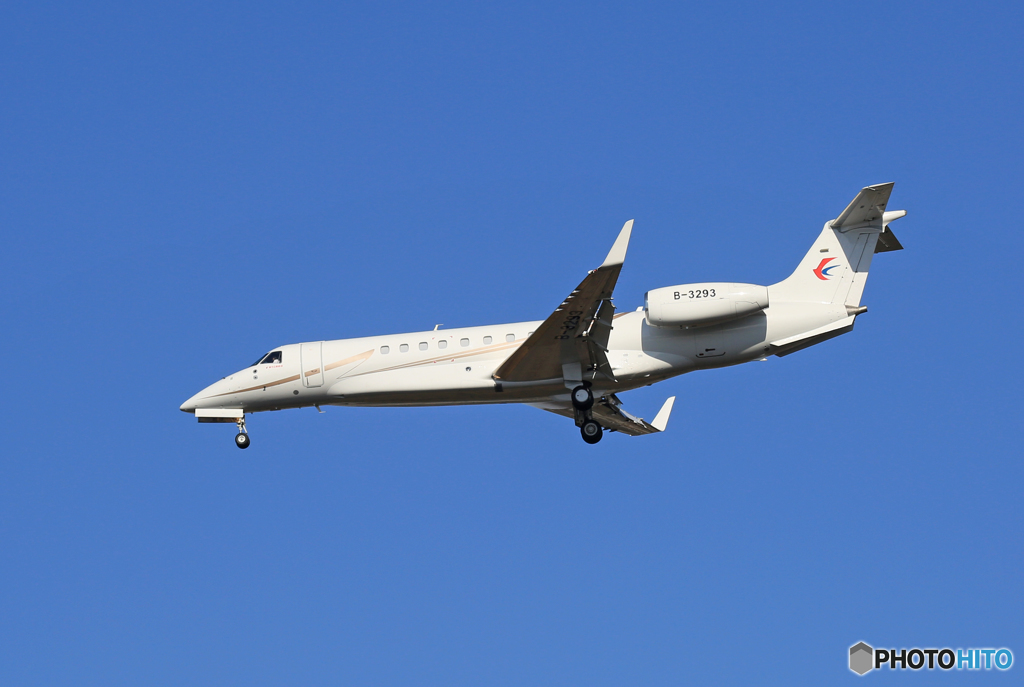 「そらー」東方公務エンブラエルEMB135J B-3293到着