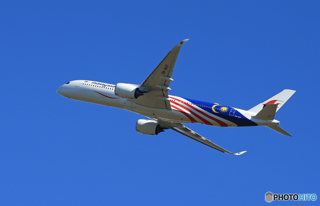 「青色が好き」マレーシア A350-941 9M-MAF 離陸です