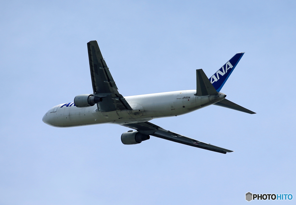 「青色が好き」 ANA 767-381 JA603A  Takeoff  