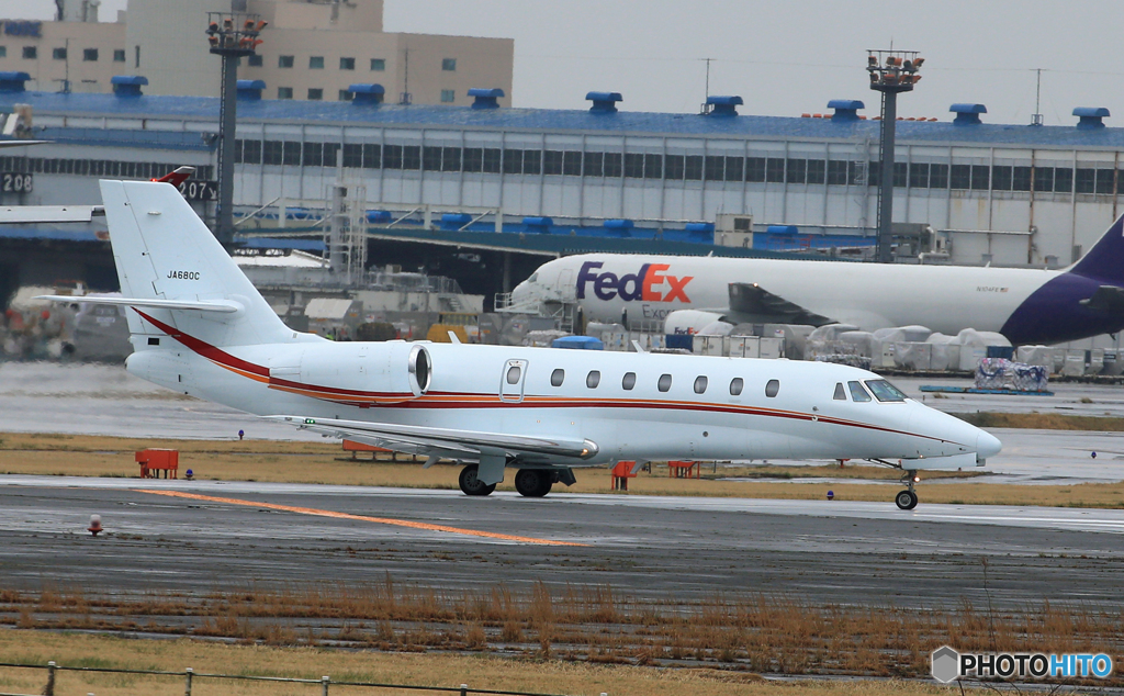 「はれ」? Private Cessna 680 JA680C  Takeoff