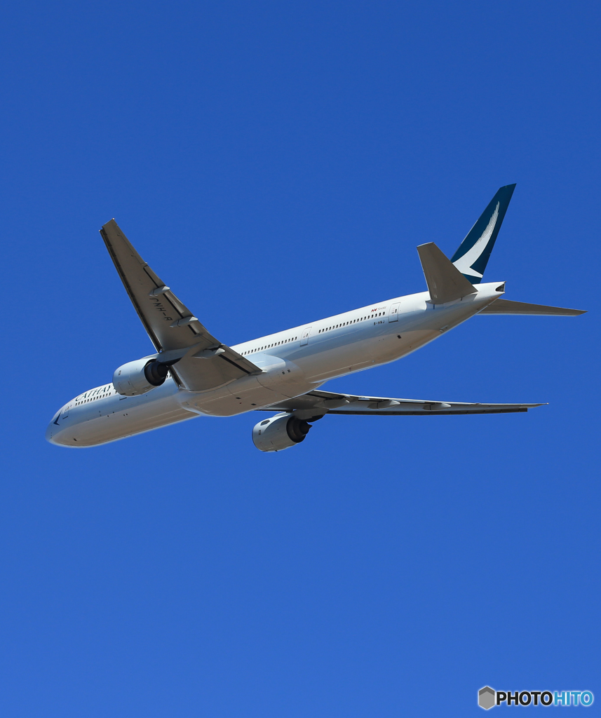 「青が好き」 Cathay 777-367 B-HNJ離陸します