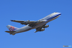 「良い空～」China 747-409 B-18725 飛ぶ