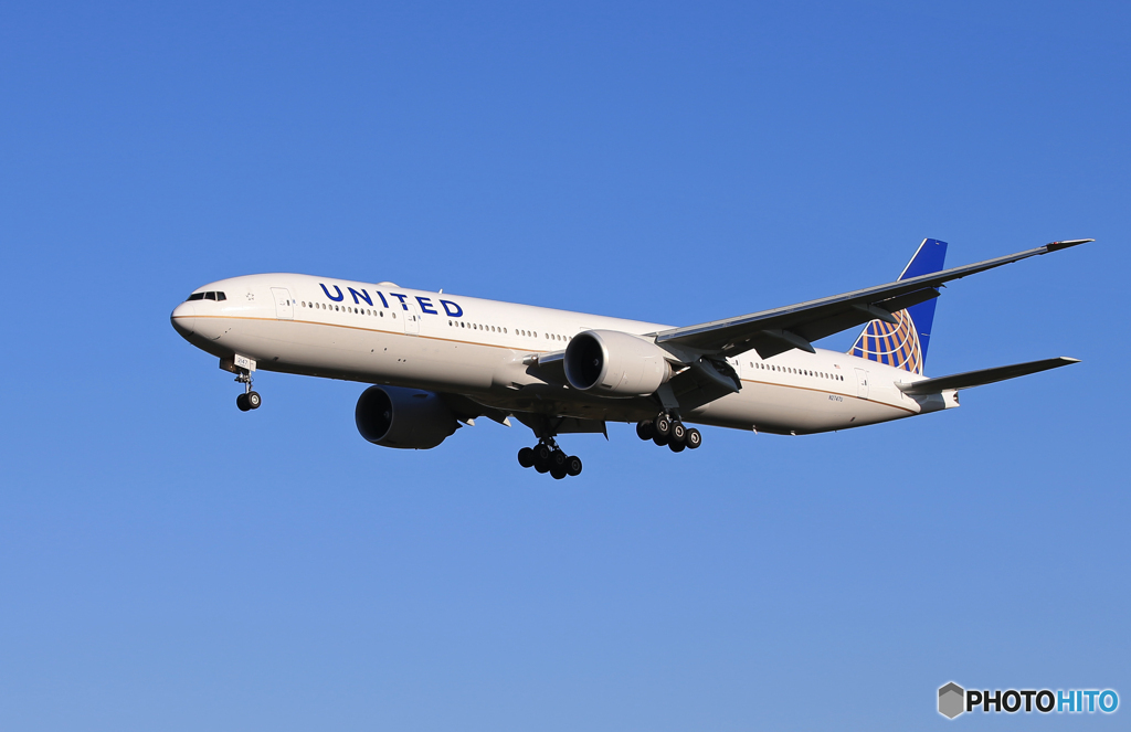 「群青色」UNITED 777-322 N2747U 到着しました