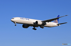 「群青色」UNITED 777-322 N2747U 到着しました