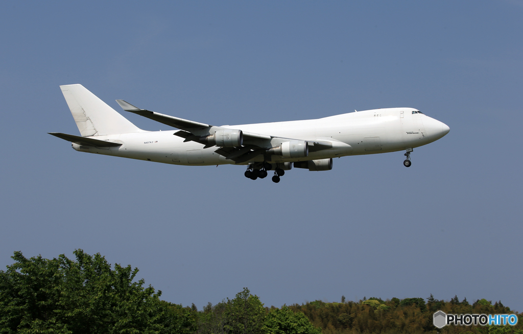 「晴れ」アトラス747-400 N407KZ  着陸します
