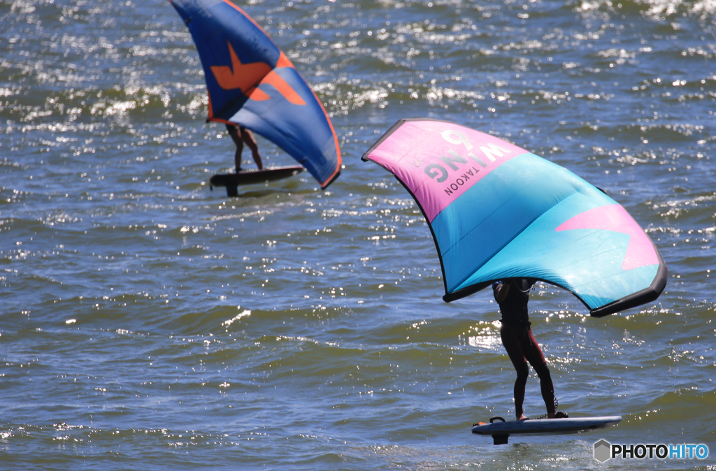 「青空」海のスポーツ  遠い海