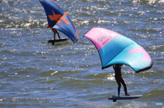 「青空」海のスポーツ  遠い海