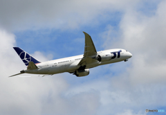 ☀「青い空」が一番 LOT 787-9 SP-LRC 飛ぶ