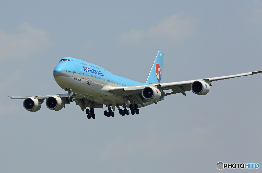 「青が好き」 Korean 747-8 HL7636 着陸します