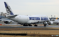 「晴れ」? WESTERN GLOBAL 747-446 出発