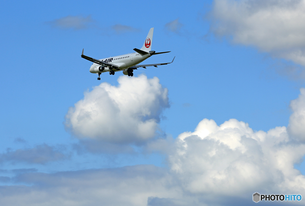 「SKY」 J-AIR エンブラエル ERJ-170 良い雲Landing　