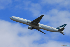 「スカイ」Cathay 777-367 B-HNF Takeoff  