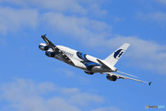 「ブルー」Malaysia A380-841 9M-MNF Takeoff 
