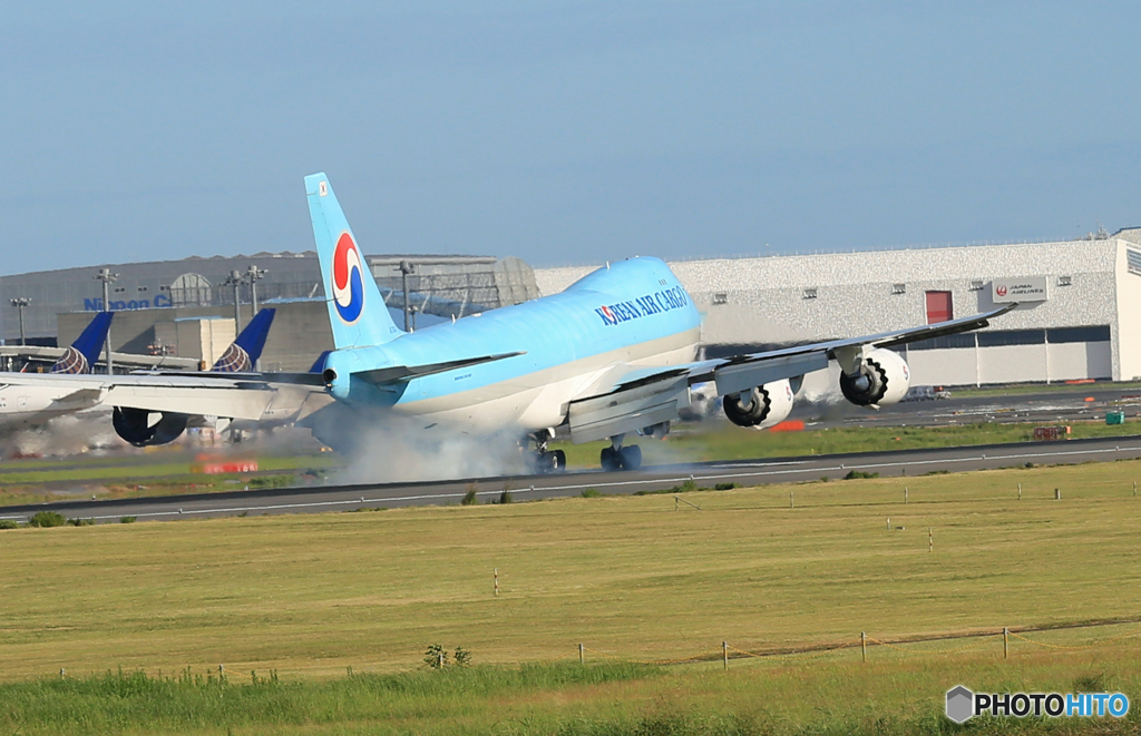 「真青の空」 Korean 747-8 HL7624 到着