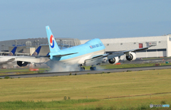 「真青の空」 Korean 747-8 HL7624 到着