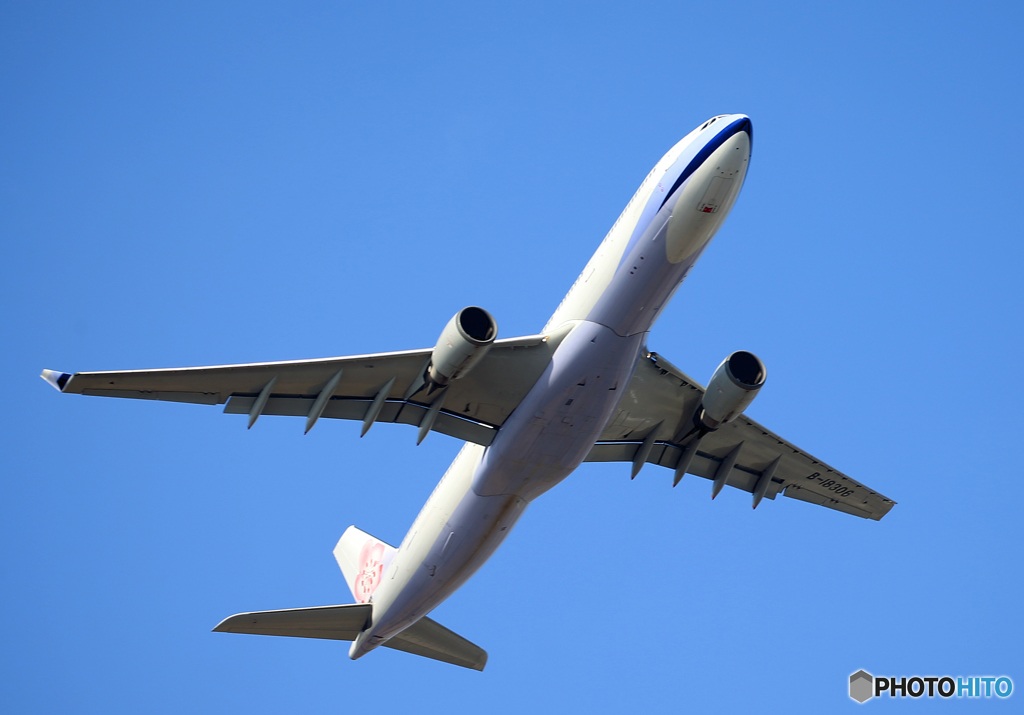 「青」 China A330-302 B-18306 Takeoff