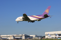  「晴れ」 THAI A380-841 HS-TUD 着地前