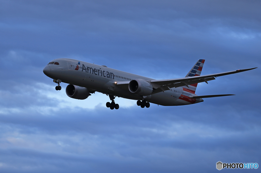 「すかい」 American 777-200 N836AA 着陸 