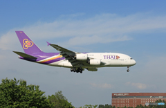 「ぶるー」 THAI A380-841 HS-TUD 着地前 