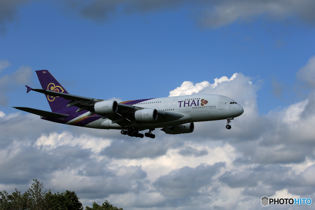 「群青色」Thai A380-841 HS-TUC 着陸