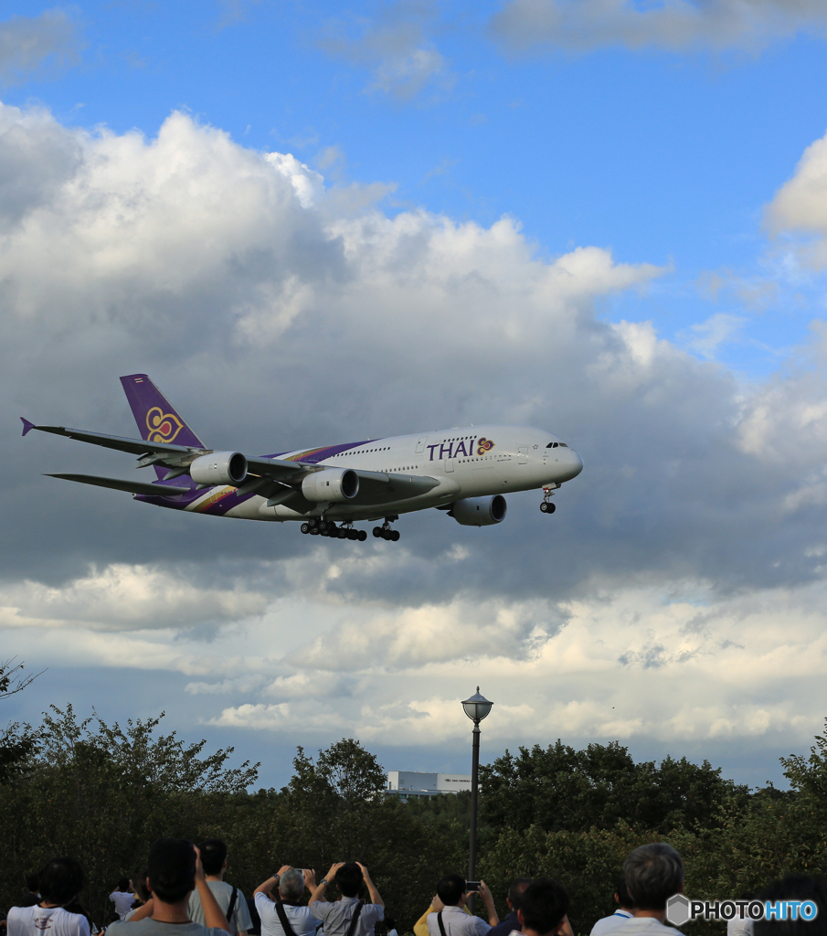 「良い雲」THAI A380-841 HS-TUA 着陸します