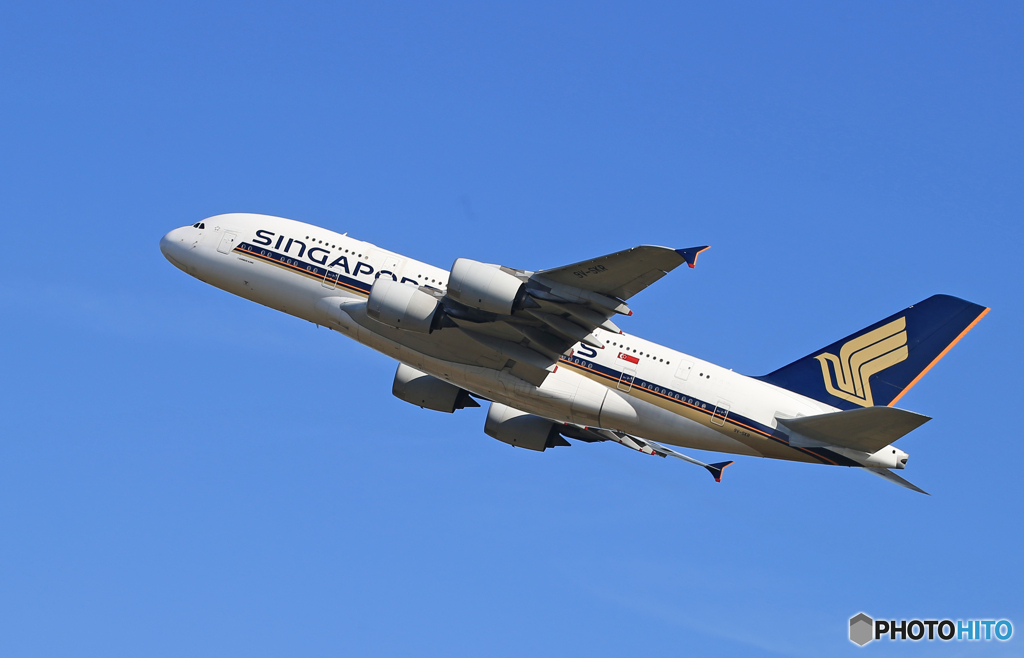 「青色」Singapore A380-841 9V-SKR 出発