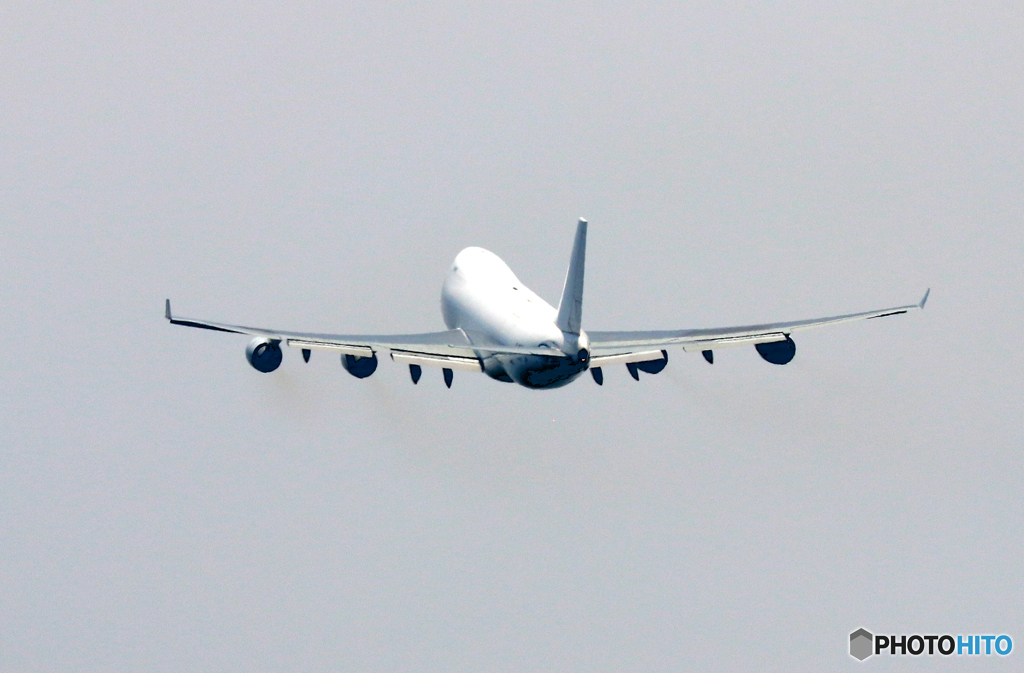☀「青い空」が一番　白ATLAS 747-400 N404KZ 飛ぶ