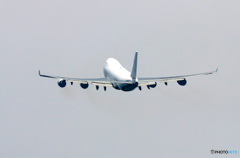 ☀「青い空」が一番　白ATLAS 747-400 N404KZ 飛ぶ