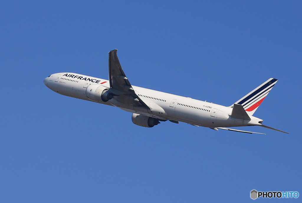 「群青色」AIR FRANCE 777-328 飛び立ちです