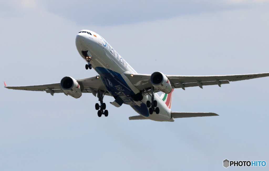 「SKY」 SriLankan A330-343 4R-ALP Takeoff