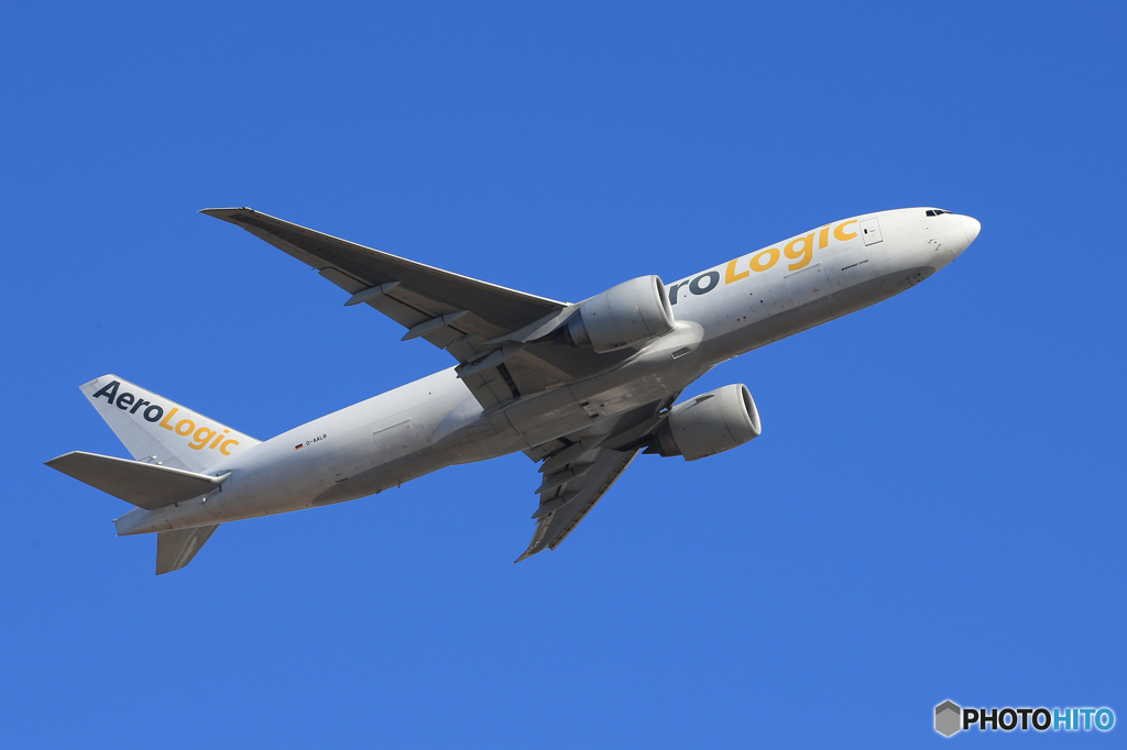「真青の空」 AEROLOGIC 777-FZN D-AALB 飛行
