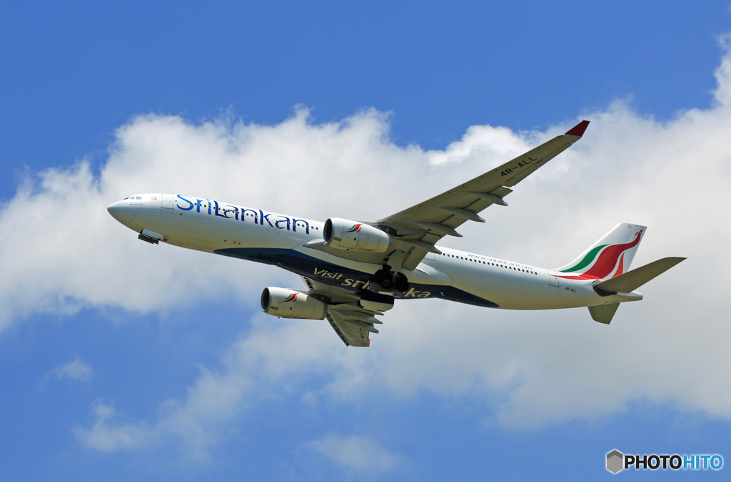 「青空」 SriLankan A330-343 4R-ALL 離陸 