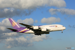 「空色」 THAI A380-841 HS-TUE 着地前