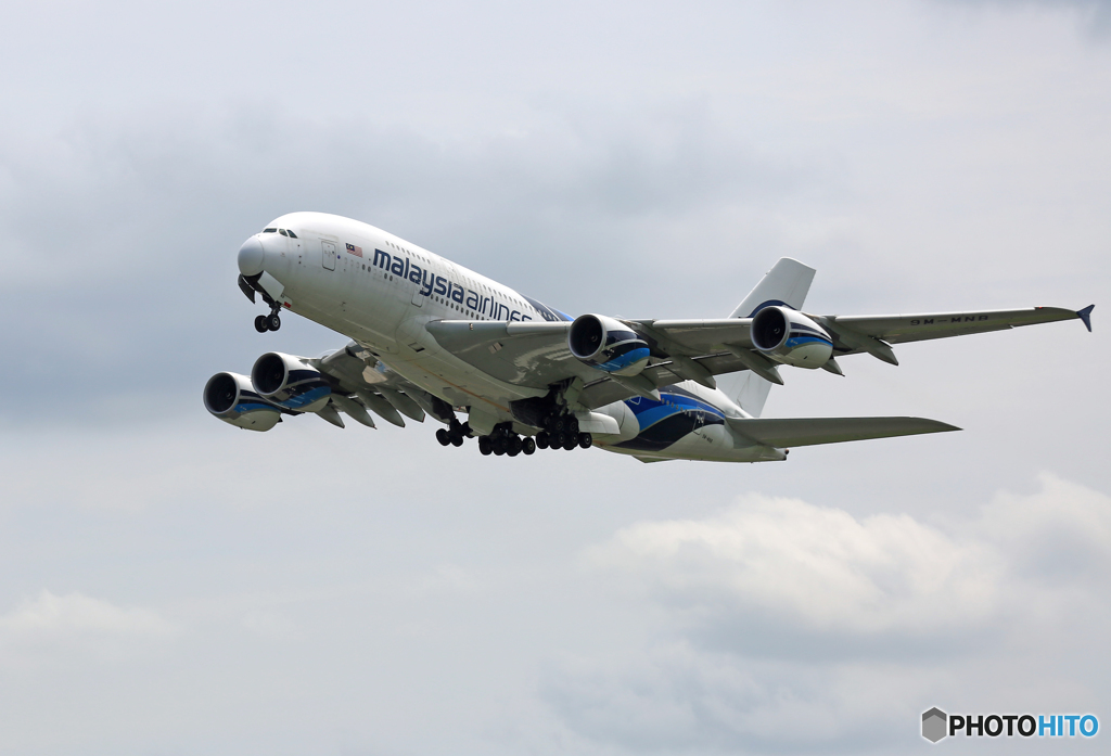 「はれー」 Malaysia A380-841 9M-MNB 出発