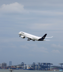 「スカイ」Lufthansa A350-941 Takeoff  