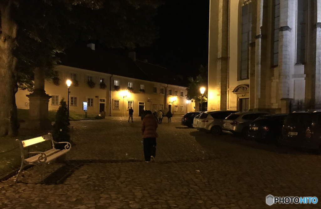 チェコ南部（７０５）夜のチェスキー・クルムロフ街並み　