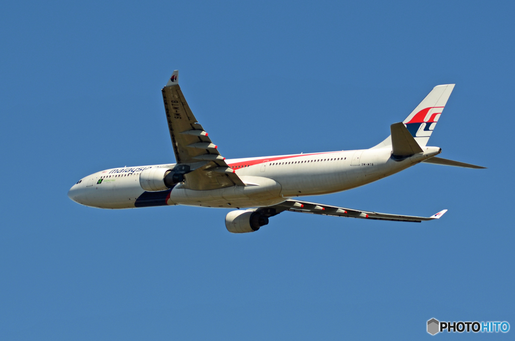 「青が大好き」 Malaysia A330-323 9M-MTB 飛び立ち