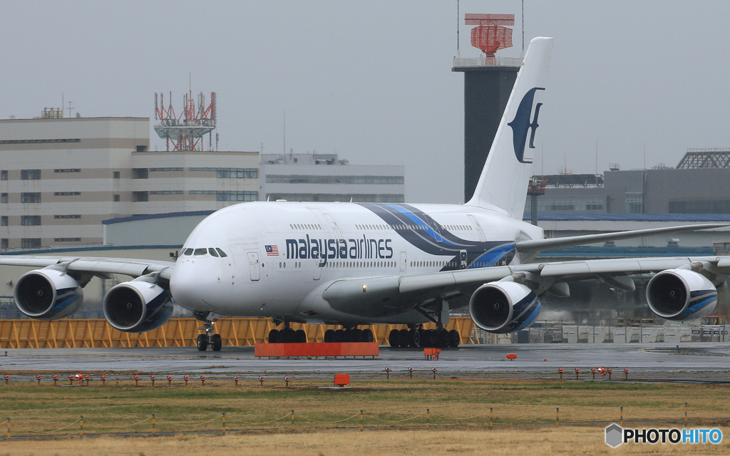 「雨」 Malaysia A380-841 9M-MND Takeoff