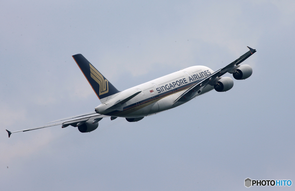 「群青」 Singapore A380-841 9V-SKP 飛ぶ