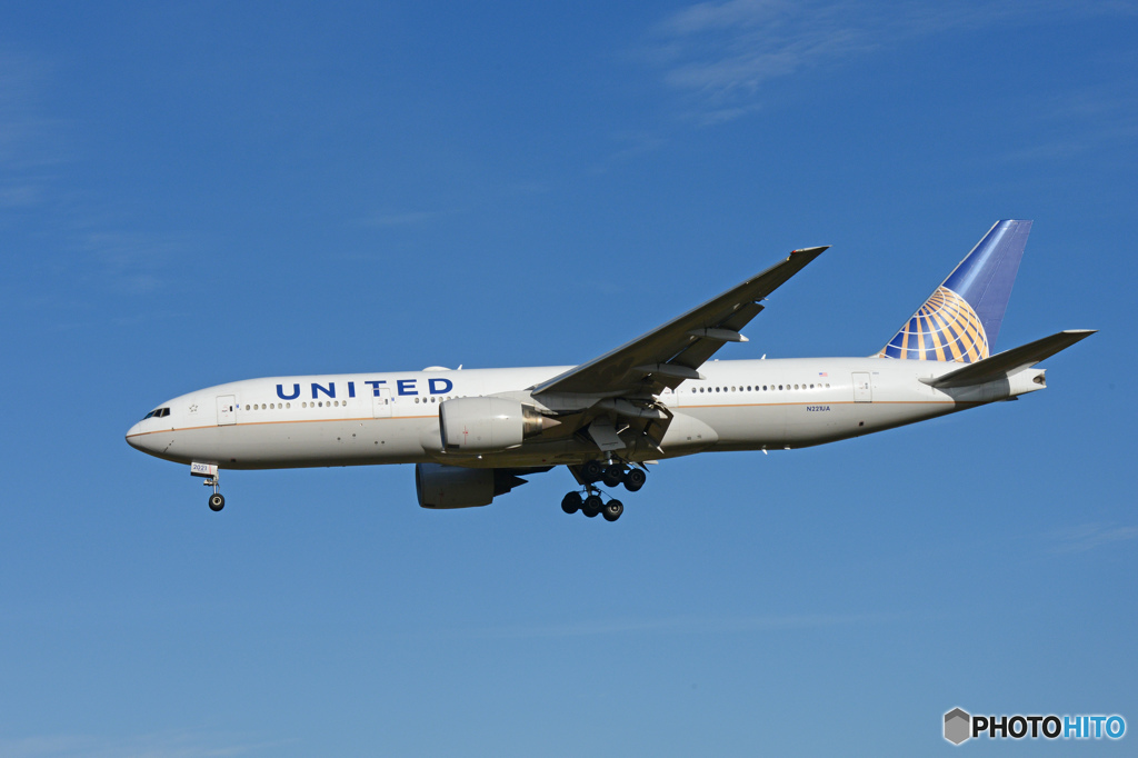 ☀「あおぞら」 UNITED 777-222 N221UA 到着