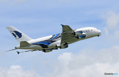 「青い空」が一番 Malaysia A380-841 9M-MNC出発です