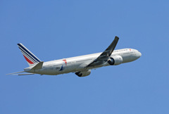 「晴れ」 AIR FRANCE 777-328 F-GSQI 離陸
